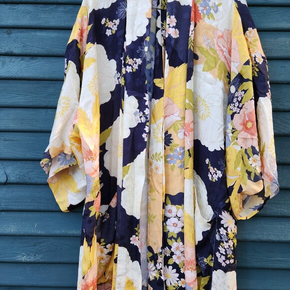 SPELL Collective Tyler Maxi Robe - Picture 3 of 4